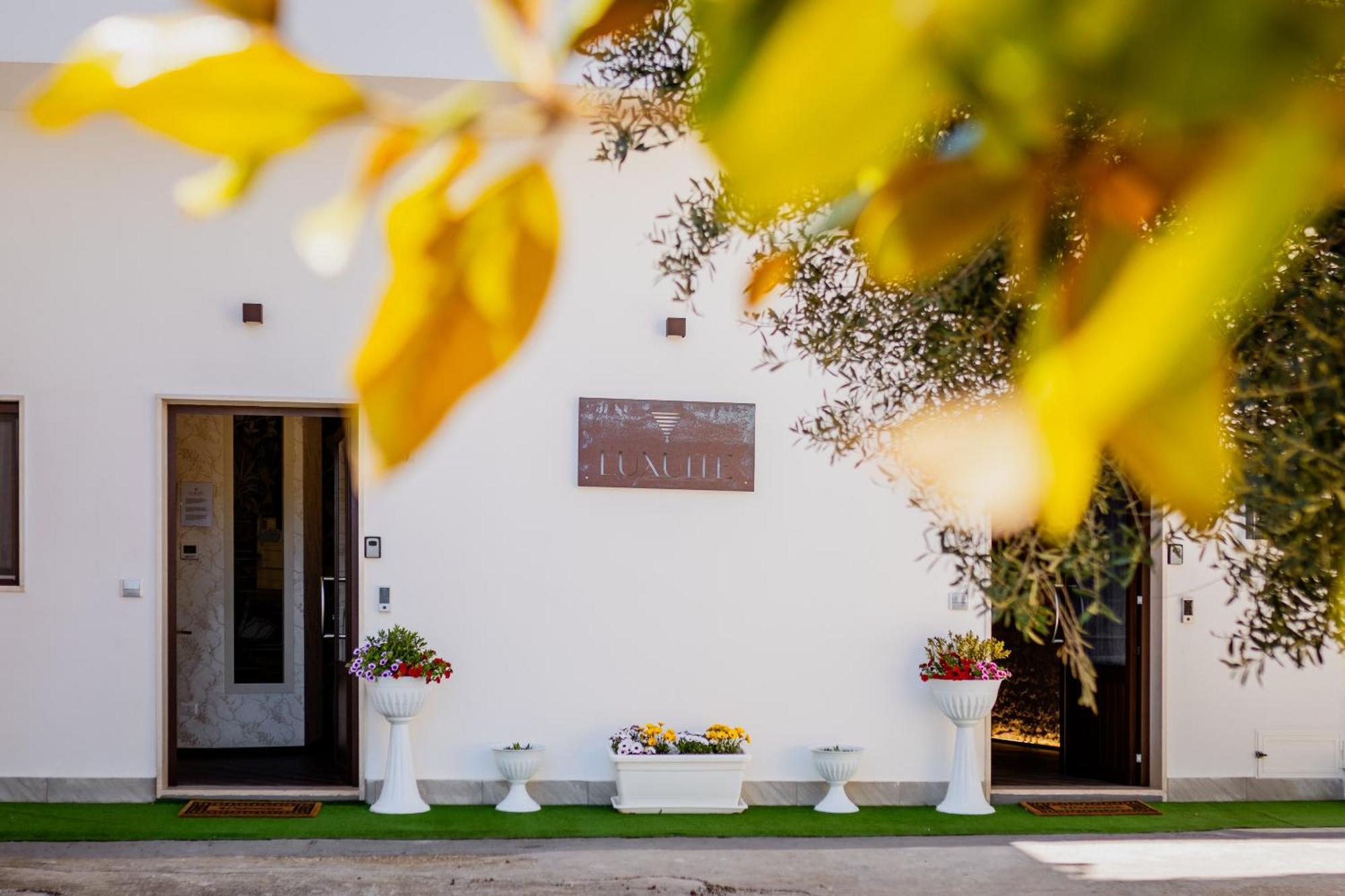 Luxuite Spa Con Piscina E Jacuzzi Alberobello Exterior foto
